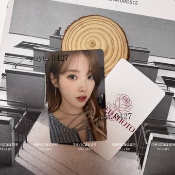 上新 【帶證書】IU 李知恩 親筆簽名小卡 演唱會造型  明星小卡 應援周邊 粉絲紀念珍藏