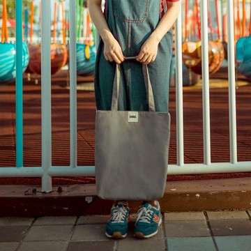 無印 極簡素面 肩背帆布袋 / 灰