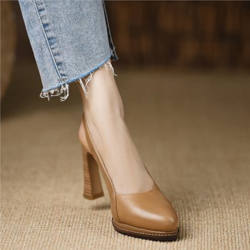 熊大叔手工女鞋~8.8cm新款歐美防水臺羊皮涼鞋高跟粗跟時尚杏色女