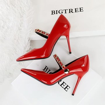 單鞋一字帶鏈子金屬尖頭淺口高跟風女鞋細跟漆皮高跟鞋法式韓版晚