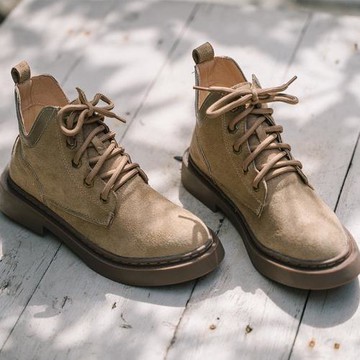 香港戶外沙漠馬丁靴女英倫風春薄款小短靴真皮潮ins潮旅游配裙子