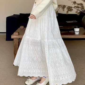 La Belleza法式溫柔風鬆緊腰重工刺繡蛋糕裙刻花鏤空裙擺長裙(有內襯)