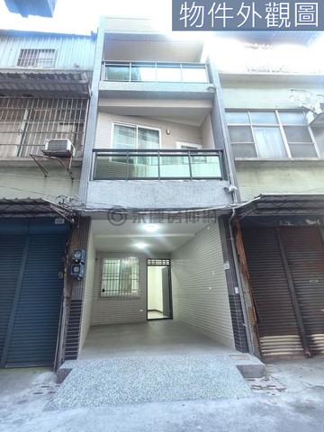 前鎮夜市、輕軌凱旋中華站翻新車庫透天｜高雄市前鎮區前鎮巷