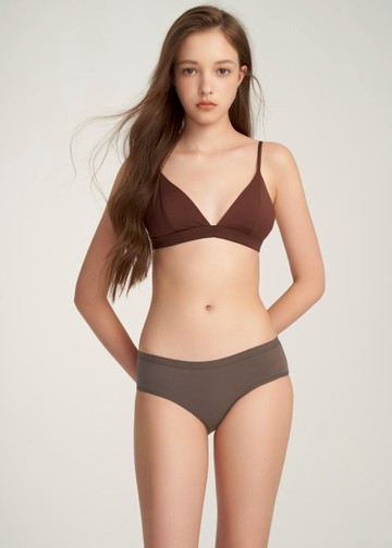 經典純色．緊帶中腰三角內褲(咖啡豆)