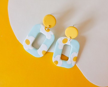 春系列- 藍底白花紋(方形) 手工軟陶耳環/可改夾