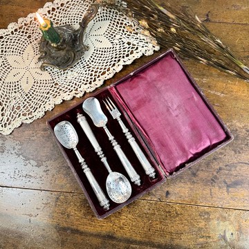 50562-珍藏法國古董純銀餐具組附原盒