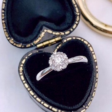 璽朵珠寶 [ 18K金 30分 放大 鑽石 戒指 ]  微鑲工藝 精品設計 鑽石權威 婚戒顧問 婚戒第一品牌 婚戒 鑽戒