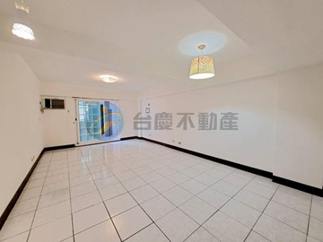 巨蛋漢神R14站陽台進出三房車位/低公設低管理費｜高雄市左營區富民路