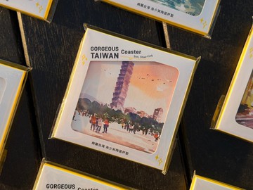 絢麗台灣藝術家款陶瓷杯墊-彩霞中的101