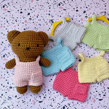 荷蘭 Just Dutch | Boris 編織娃娃和他的粉紅吊帶褲