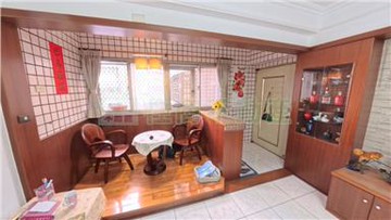 鳯山華鳳特區＞陽台進出三房平車｜高雄市鳳山區經武路