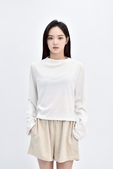 (L) 素面白色長袖上衣