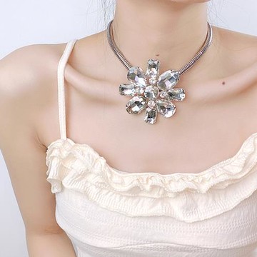 復古夸張水晶大花朵項鏈女歐美個性choker鎖骨鏈金屬粗鏈頸鏈飾品