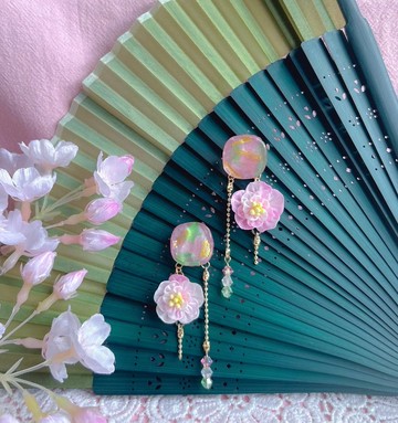 2025櫻系列 手繪寶石風八重櫻耳環 細工布花