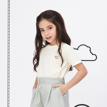 GIORDANO  童裝小徽章短袖上衣 - 05色