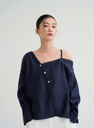 不對稱露肩廓型寬鬆罩衫