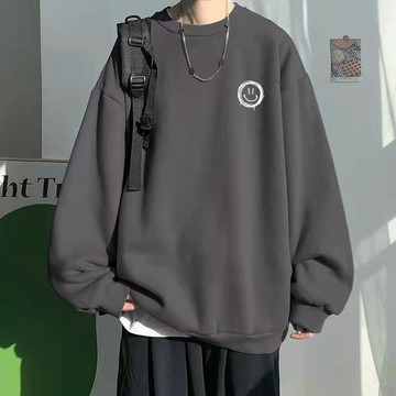 台灣出貨 男裝大尺碼M-8XL 寬版圓領設計 大學T長袖男上衣 低調百搭風 圓圈笑臉小標 冬季男生上衣 小圖設計 GMT