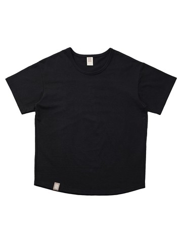 ESSENTIAL PLEAT U-NECK 1/2 TEE [Black]