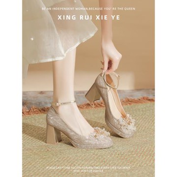 香檳色訂婚鞋禾秀婚紗兩穿防水臺粗跟新娘不累腳絕美瑪麗珍高跟鞋