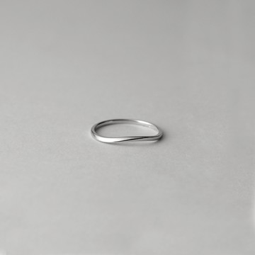 【 ARTE WHITE 】K10 白金溫柔弧線戒指