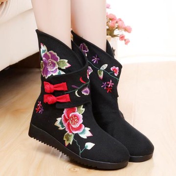 秋冬老北京布鞋平底圓頭繡花鞋舞蹈短靴民族風靴子復古棉靴女單靴