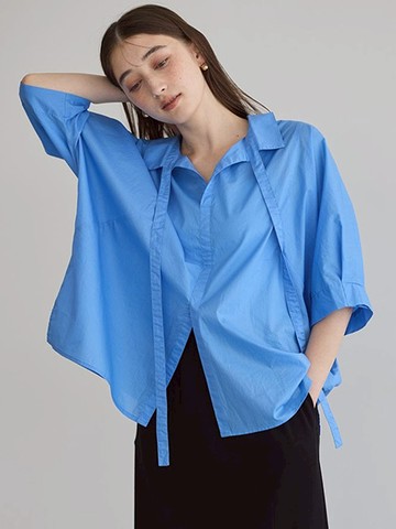 2WAY前後兩穿小翻領緞帶綁結排釦襯衫(07000657400) - YECCA VECCA