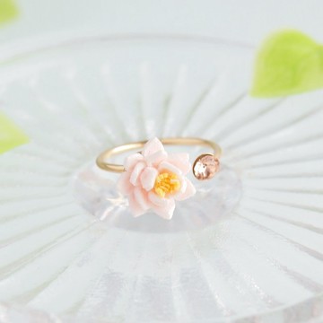 睡蓮與 Reflet 的戒指 (つまみ細工*訂製商品)