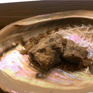 【藥魂15G】安息香樹脂 安息香 療癒 天然樹脂 祭壇 香氣可舒緩心情 可使人擁有正面的能量 快樂的 恢復信心 驅散憤怒