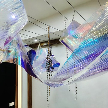 新款婚慶道具透明水晶飄帶百變造型條婚禮吊頂背景裝飾現場布置