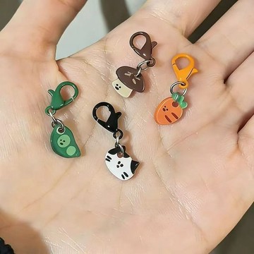✨小鋪嚴選✨小紅書風格的迷你墜飾、可愛的墜飾拉鍊墜飾、超可愛的INS小眾壓克力墜飾配件