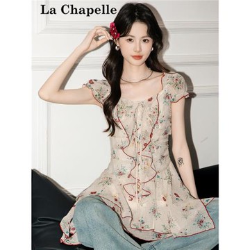 (免運)拉夏貝爾荷葉邊碎花飄帶泡泡袖短款短袖連衣裙女2025夏新收腰裙子