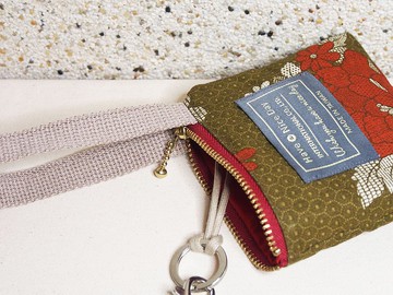 Have A Nice Day【隨心帶走】 提把鑰匙零錢包-橄欖綠古花 × 大