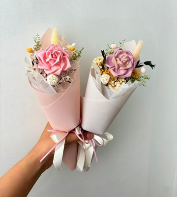癒心花藝| 蜜蜜花糖索拉玫瑰小花束(有現貨) 告白花束/生日花束