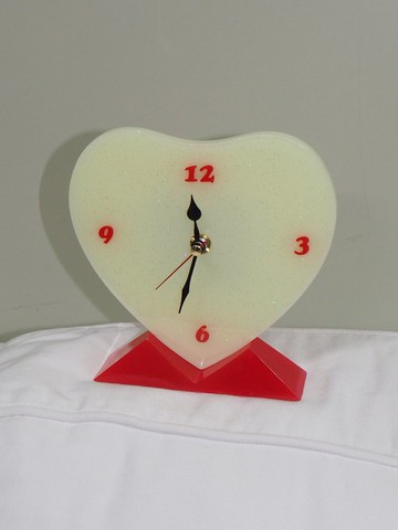心形奶油桌鐘