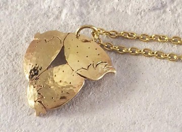 Strawberry Chan ☆ 黃銅吊墜