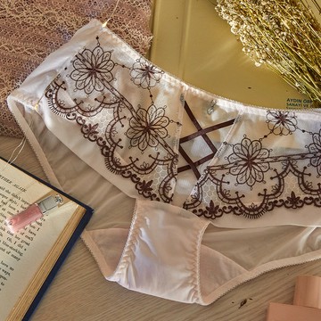 花沁詩集系列 刺繡低腰平口褲 M-XL
