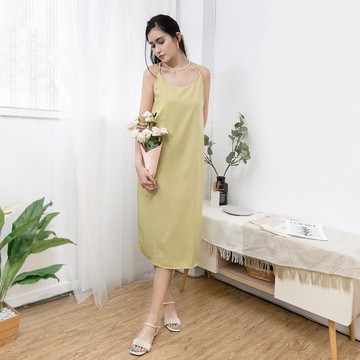 AUHA阿華有事嗎 韓系女裝 簡約細肩交叉後開岔連身裙【C2461】簡約 氣質 連身裙 百搭 基本款