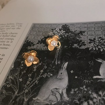 復古貼耳式—灑滿地的幸運花