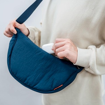 Shuai 弧形斜背月亮包 (多色)