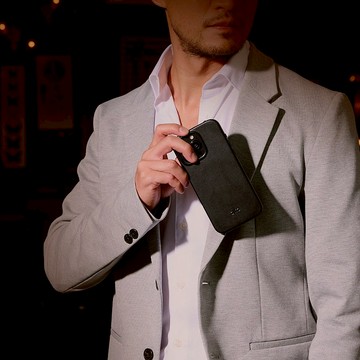 磁吸防摔皮革手機殼 iPhone 15系列 —渡鴉黑