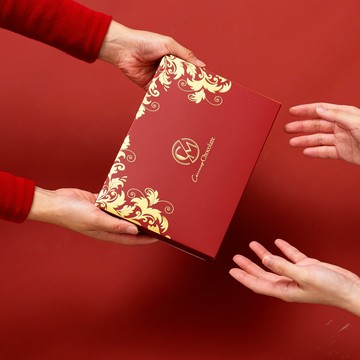 再忙也要記得你生日！快樂要加倍【Charming 喬名巧克力】 經典組合 『原味＋堅果可可』 8 入組禮盒 ( 贈品牌紙袋 ) 快速出貨