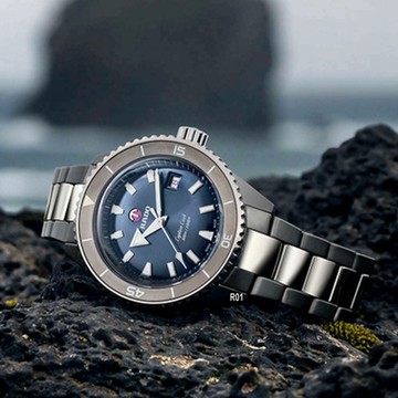 RADO 雷達表 Captain Cook庫克船長全陶瓷300米潛水錶 電漿藍43㎜ R01 (R32144202)