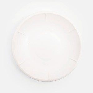 查莉陶瓷湯盤23cm 瓣紋白