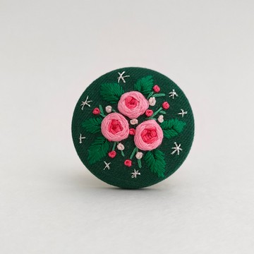 粉色玫瑰刺繡胸針或髮圈