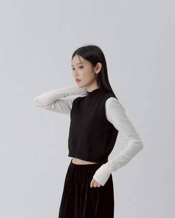 微高領合身短版針織背心-黑 S/M