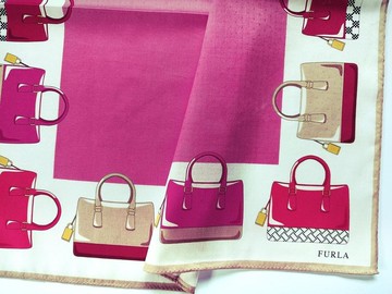 Furla 復古手帕 2000 年代奢華手袋印花 (20 英吋)