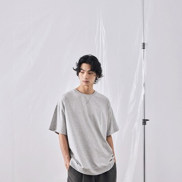 QUEENSHOP_ S 男裝 素面交叉車縫線寬版短袖上衣 三色售 S-XL 現+預 【01190183】