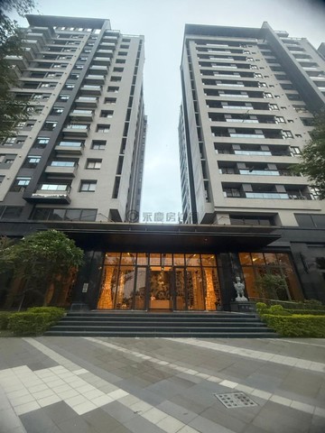 華鳳特區|上河漾|時尚裝潢|邊間大3房+平車｜高雄市鳳山區北昌五街