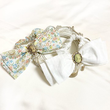 古典浮雕絲帶絨球髮圈