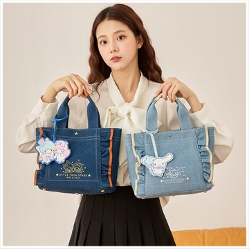 天藍小舖-三麗鷗星空荷葉造型牛仔手提包-共2色-$890【A03032063】